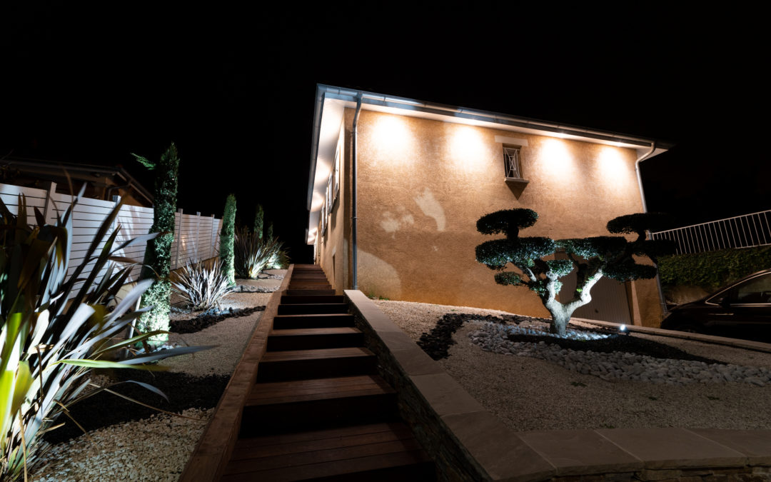 La touche finale par GOUTT&rsquo;ALU Concept – Eclairage de vos débords de toit