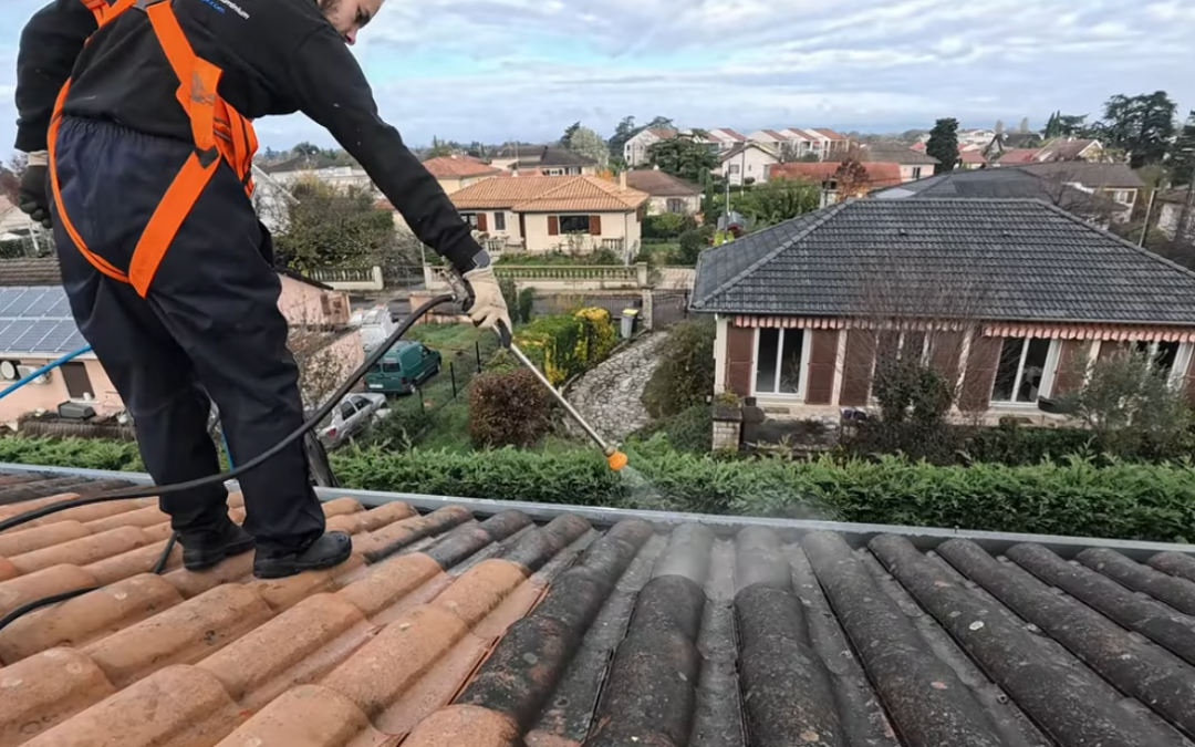 Un traitement de toiture 🏠 avec hydrofuge incolore à Meyzieu