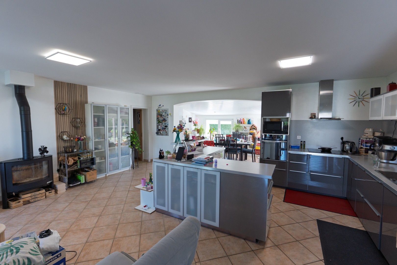 ruban led intégré 6000k luminaire du client à 6000 K qui s'accorde avec perfection au ruban intégré du conduit de lumière