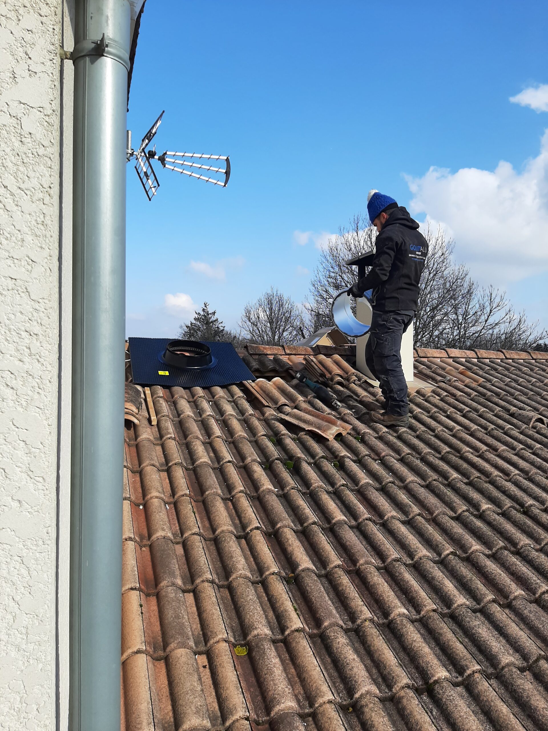 mise en place du solin solin d'étanchéité pour le solatube